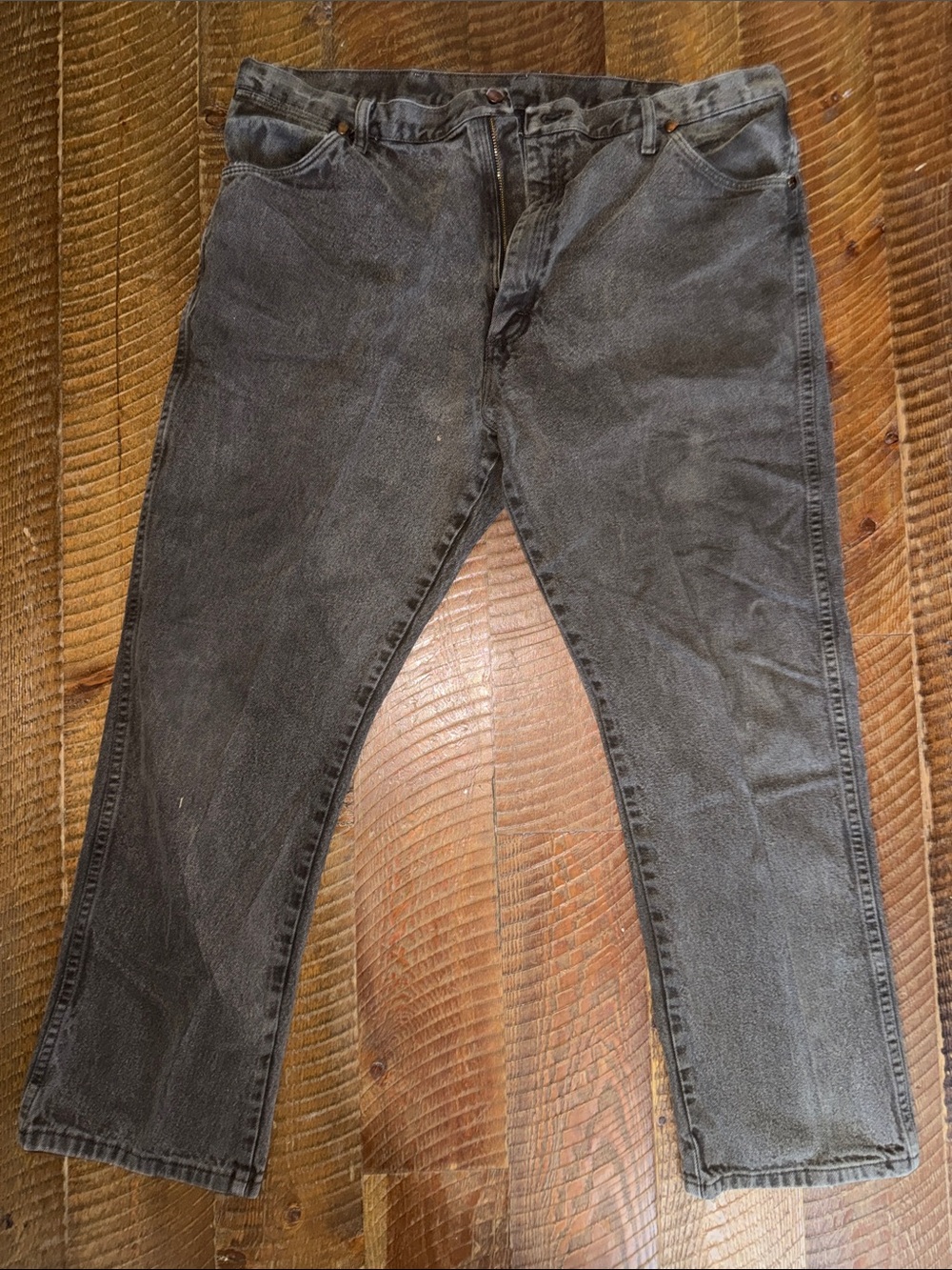 Men's Brown Wrangler Casual Jeans - Classic Straight Fit